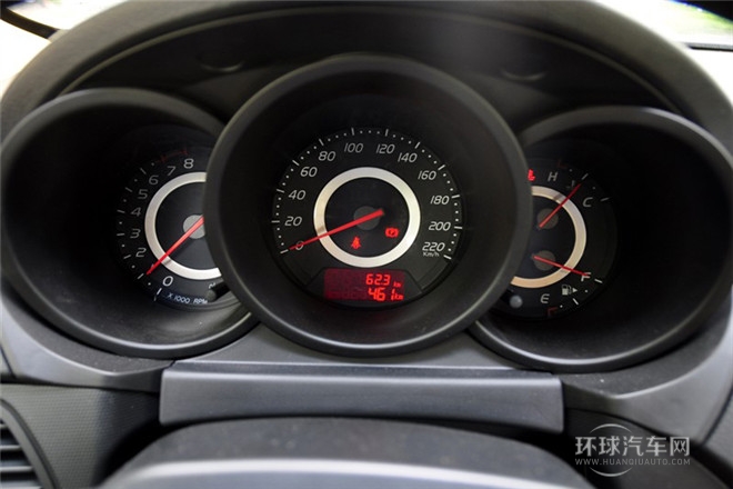 2010款 改款三廂 1.6L 手動尊貴型