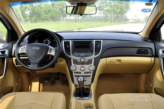 2010款 改款三廂 1.6L 手動尊貴型