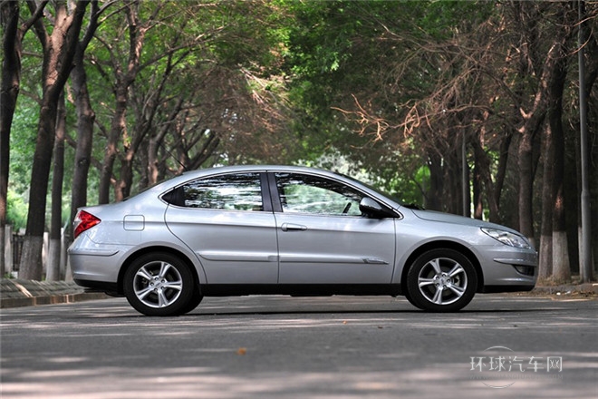 2010款 改款三廂 1.6L 手動尊貴型