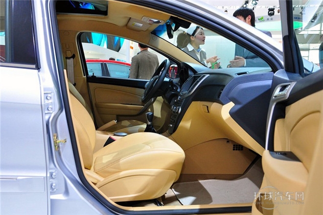 2010款 改款三廂 1.8L 自動(dòng)尊貴型