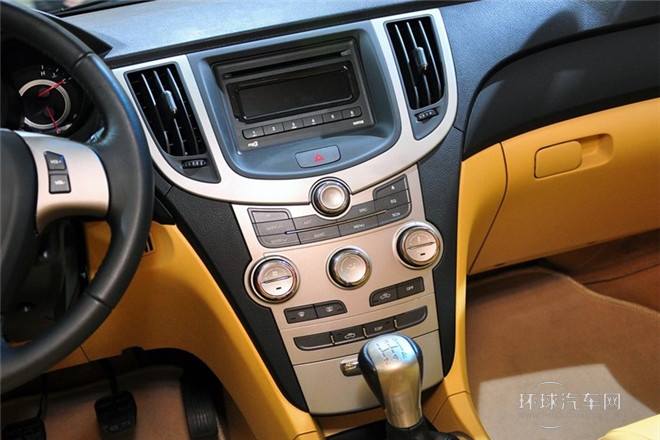 2010款 改款三廂 1.8L 自動尊貴型