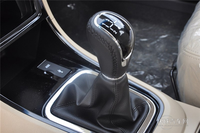 2013款 1.5L 手動(dòng)趣尚型