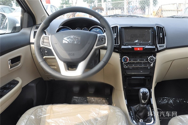 2013款 1.5L 手動趣尚型