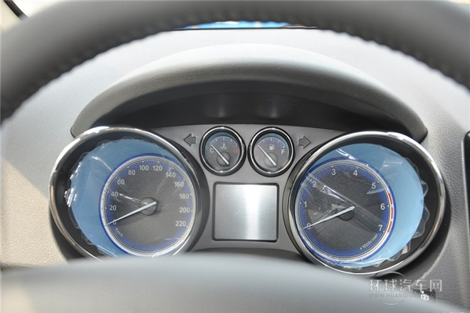 2013款 1.5L 手動尊尚型