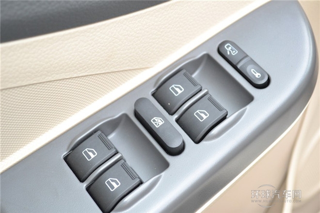 2014款 1.8L CVT卓悅天窗型