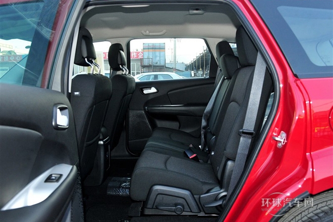 2012款 2.4L 舒適版