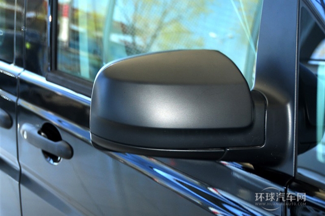 2013款3.0L商務(wù)版