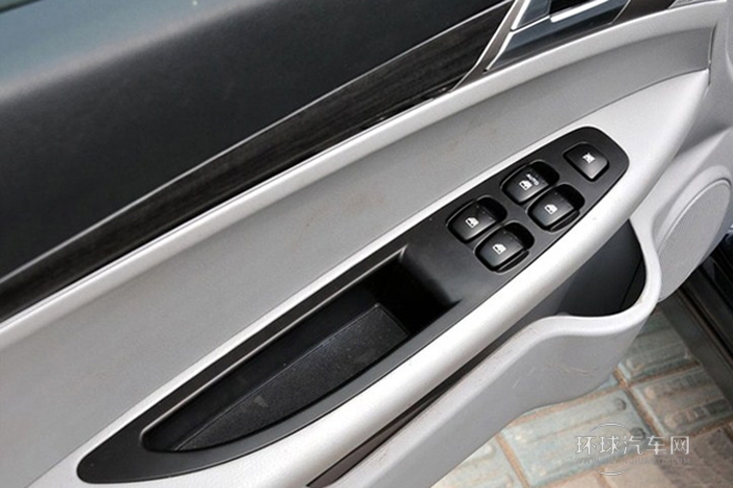 2011款 1.6L 手動豪華型