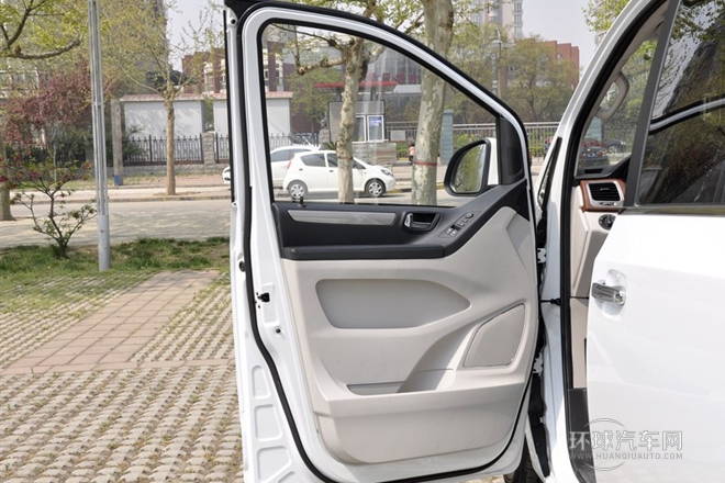 2014款 2.0T 自動行政版