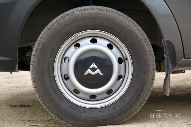 2014款 2.5T傲運通短軸低頂