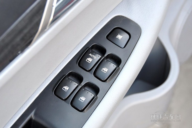 2011款 1.8L 手動豪華型