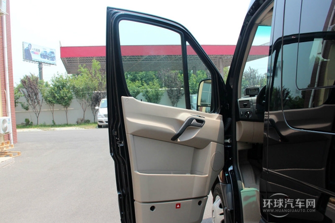 2012款2.1T佳旅長軸版