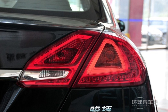 2011款 1.8L 自動豪華型