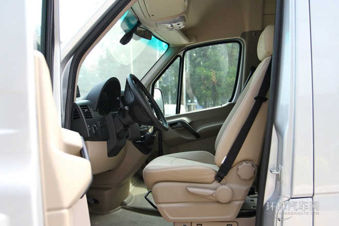 2012款2.1T尊旅長軸加長版