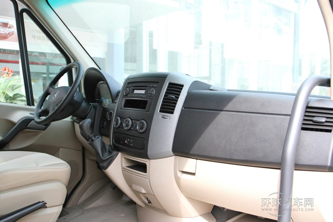 2012款2.1T尊旅長軸加長版