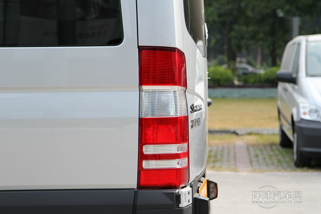 2012款2.1T尊旅長軸加長版