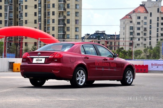 2011款 1.8T 手動豪華型