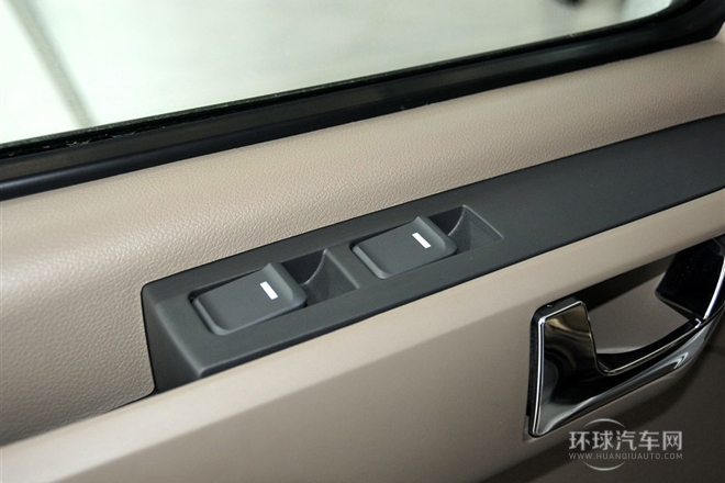 2014款 2.5T商杰版長軸中頂