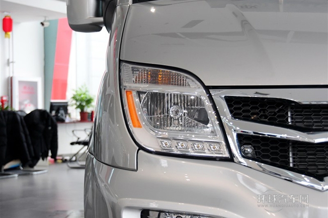 2014款 2.5T商杰版長軸中頂