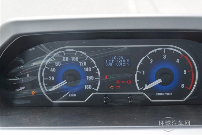 2014款 2.5T商杰版長軸高頂