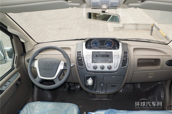 2014款 2.5T商杰版長軸高頂