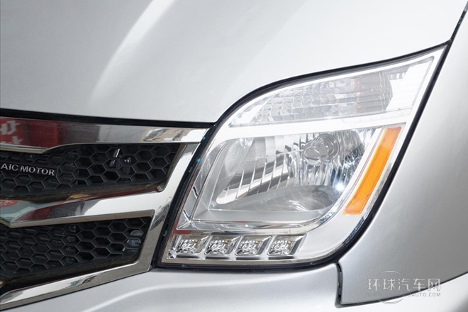 2014款 2.5T商杰版長(zhǎng)軸高頂