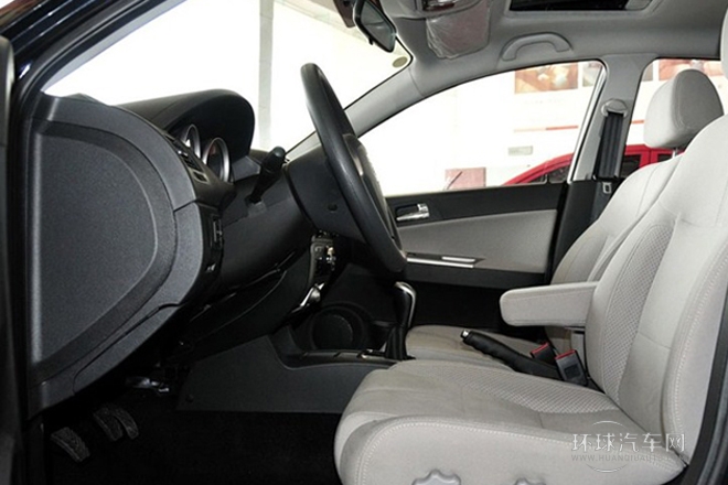 2010款 1.3L 手動(dòng)豪華型