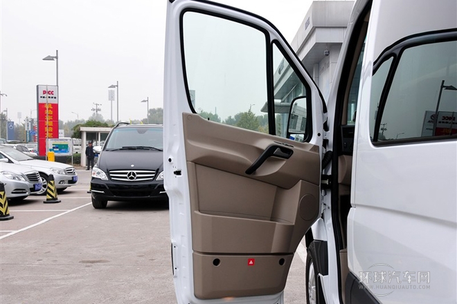 2012款2.1T尊旅中軸版