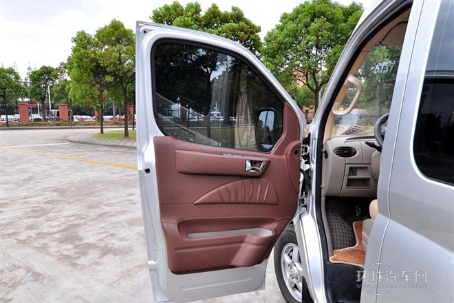 2013款 2.5T適尊房車C型-商務版