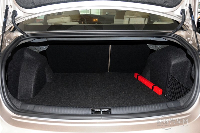 2013款 550S 1.8L 手動啟逸版