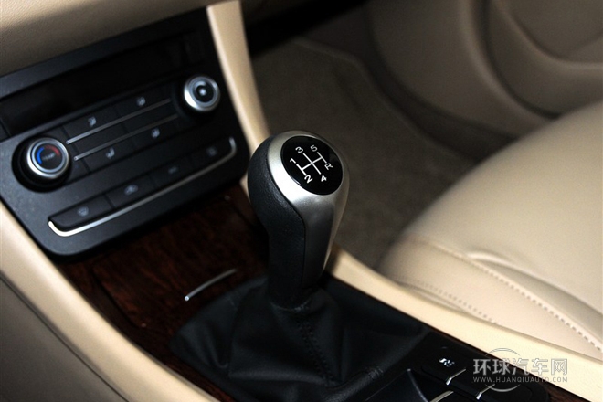 2013款 550S 1.8L 手動(dòng)啟逸版