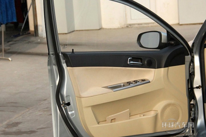 2011款 1.5L 自動舒適型