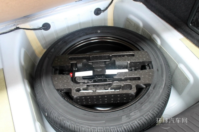 2013款 經典版 550 1.8L 自動豪華型