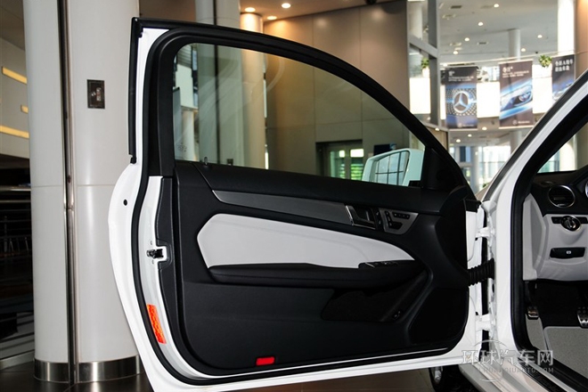 2013款C180轎跑版