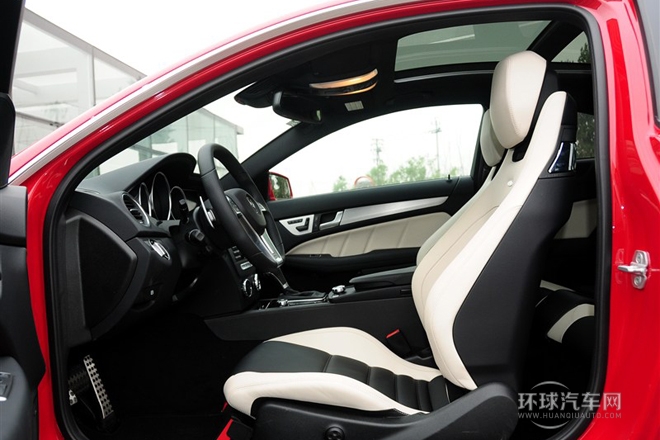 2012款C63 AMG Coupe動(dòng)感版