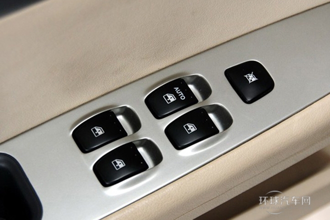 2011款 1.8T 手動(dòng)豪華型