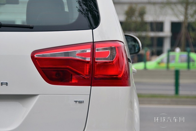 2013款 1.8TSI 豪華版 歐V