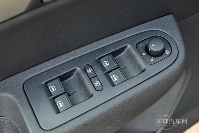 2013款 1.8TSI 豪華版 歐IV