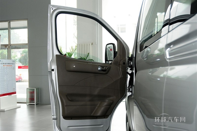 2011款 2.5T短軸中頂商杰版