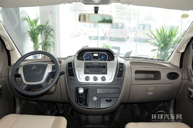 2011款 2.5T短軸中頂商杰版