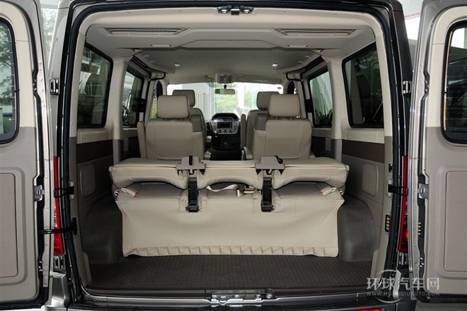 2011款 2.5T短軸低頂尊杰版