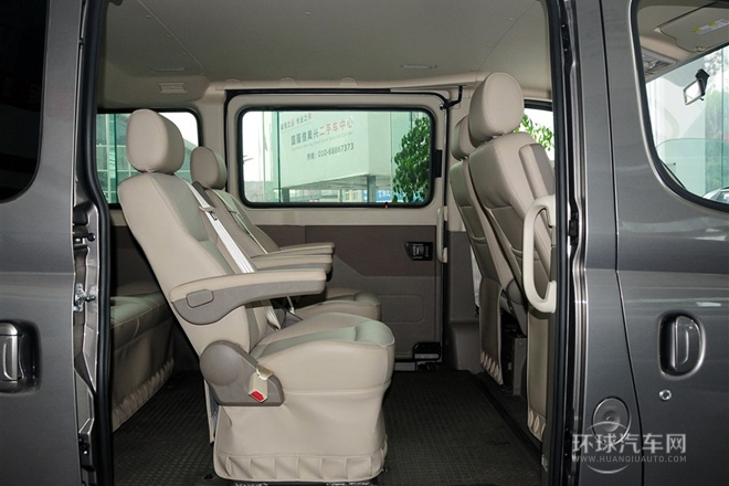 2011款 2.5T短軸低頂尊杰版