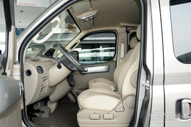 2011款 2.5T短軸低頂尊杰版