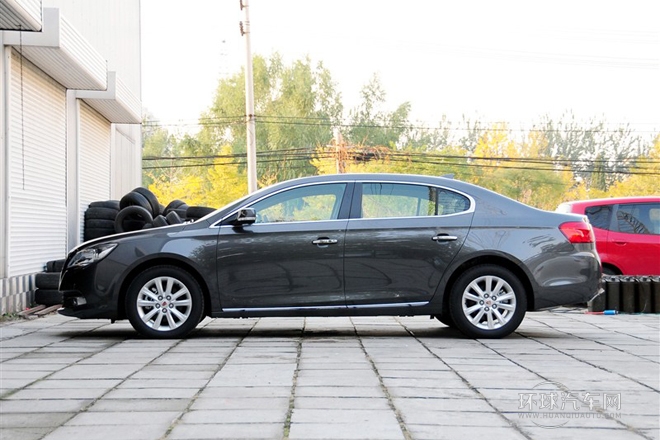 2012款 2.4L 豪華版