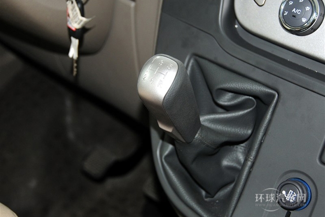 2011款 2.5T長軸中頂商杰版