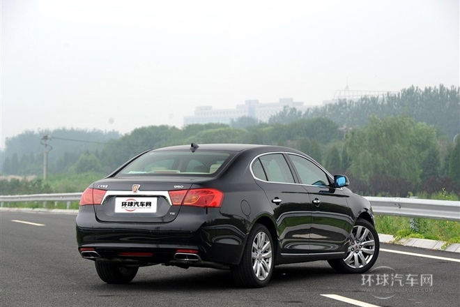 2012款 2.4L 豪華行政版