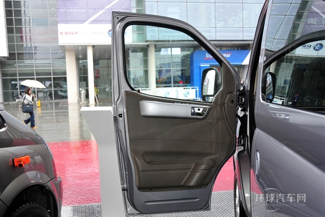 2011款 2.5T長軸中頂尊杰版