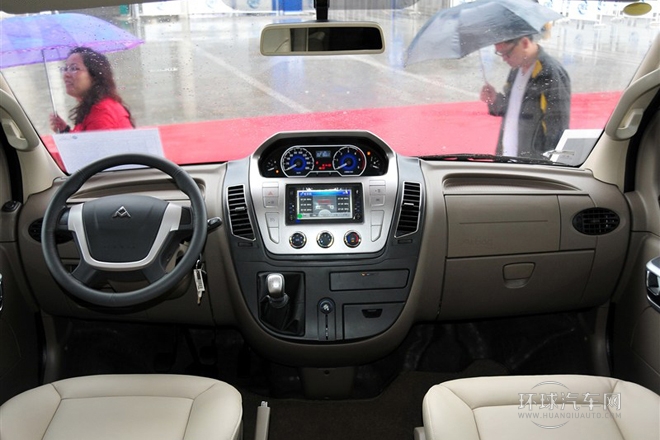 2011款 2.5T長軸中頂尊杰版