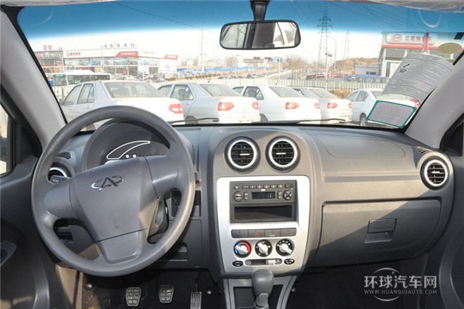 2012款 1.0L 手動標(biāo)準(zhǔn)型