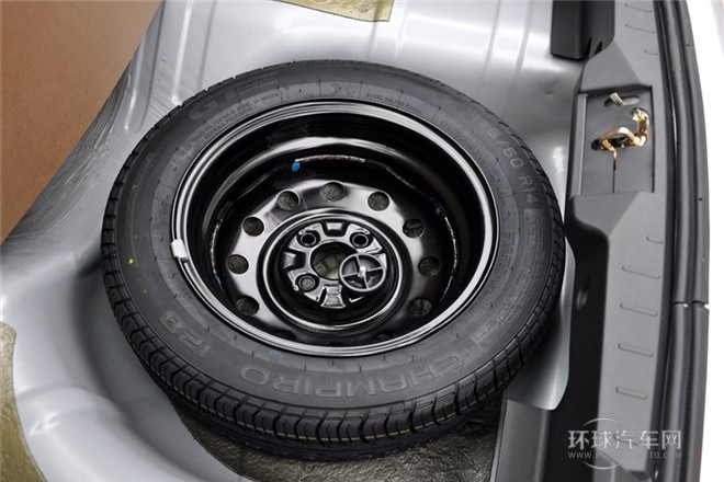 2012款 1.0L 手動舒適型